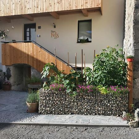 Haus Fels Bed & Breakfast Sluderno Luaran gambar